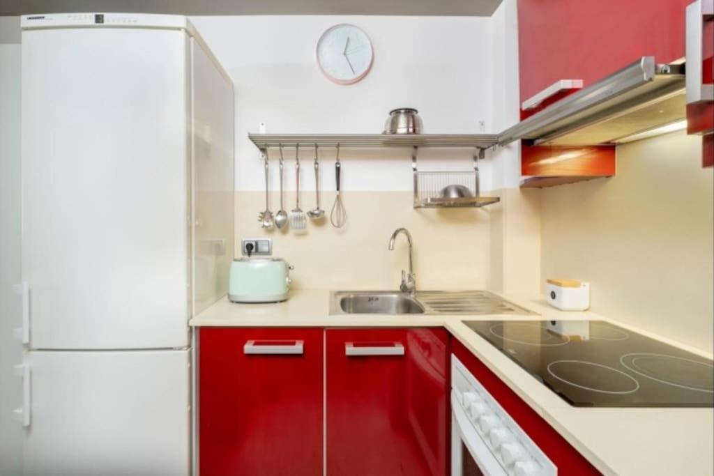 Acogedor Apartamento Cerca Del Casco Antiguo Girona Bagian luar foto
